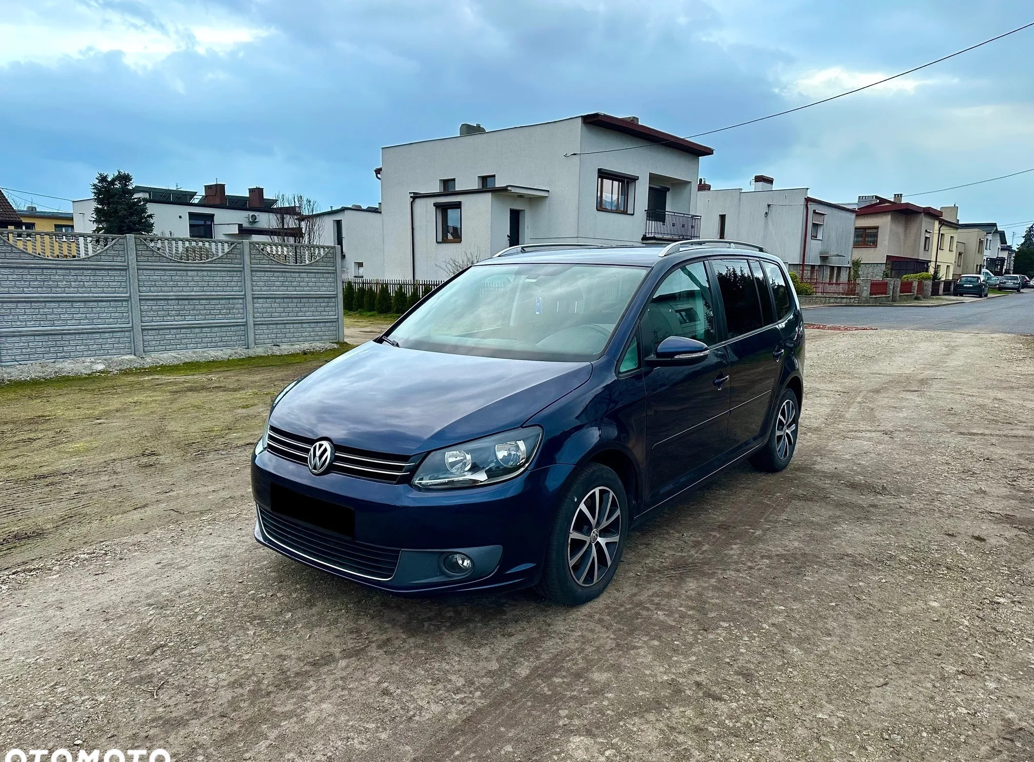 Volkswagen Touran cena 36500 przebieg: 176000, rok produkcji 2011 z Pleszew małe 46